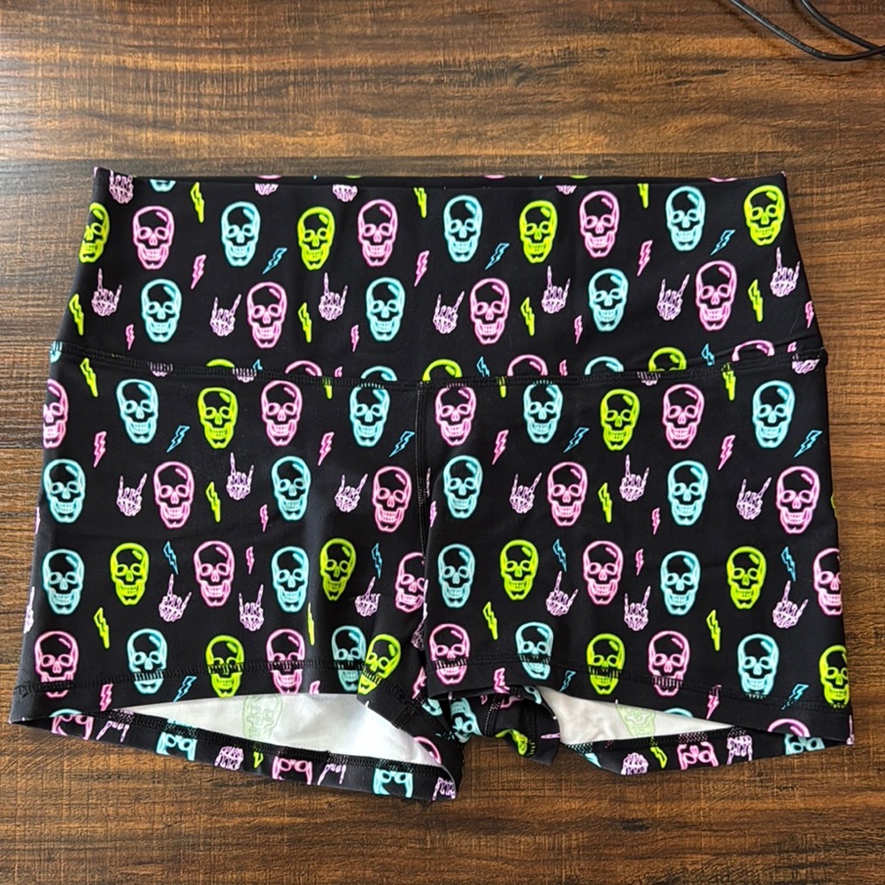 Peachy Athletic Vixen Rockin Glow Skull Shorts XL
